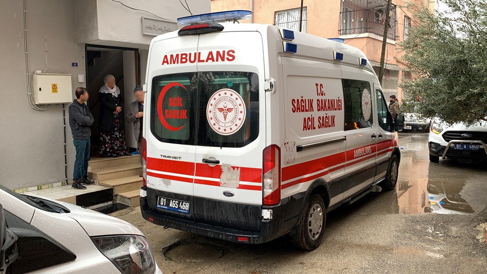 Adana’da bir kişi eşini öldürdü, annesini ağır yaraladı - 1