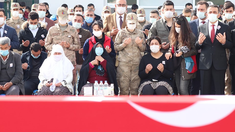Siirt'te terör örgütü PKK'ya yönelik operasyonda şehit olan asker için tören - 1