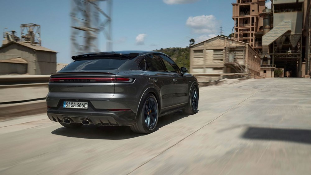 Porsche, tüm zamanların en güçlü Cayenne'ini sundu - 7