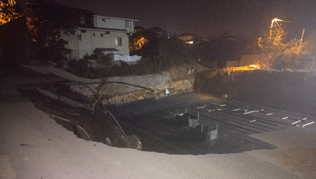 Üsküdar'da istinat duvarı çöktü Üsküdar'da istinat duvarı çöktü