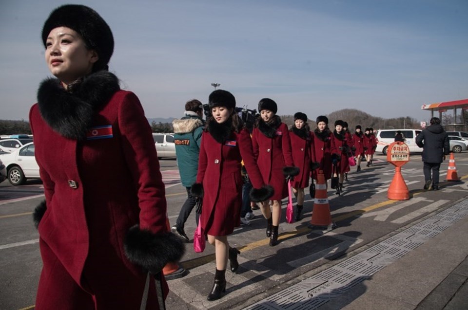 Kış Olimpiyatları öncesi Kuzey Kore'den gövde gösterisi - 1