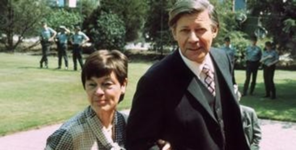Helmut Schmidt ve eşi
