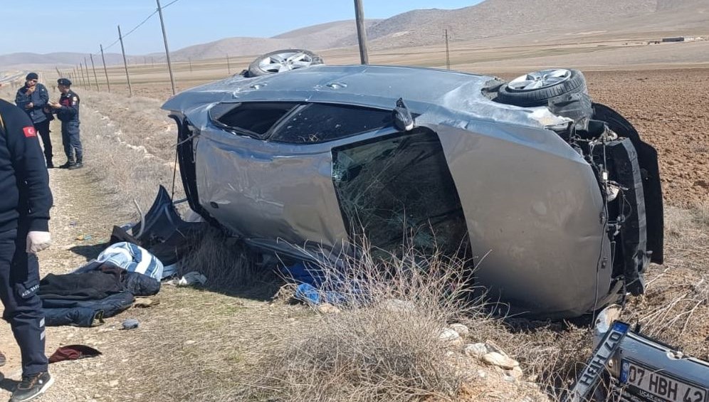 Karaman'da tragic kaza: 1 kişi hayatını kaybetti, 1 kişi yaralandı.