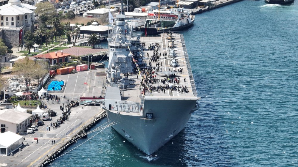 TCG Anadolu'ya ziyaretçi akını: Kilometrelerce kuyruk oluştu - 5