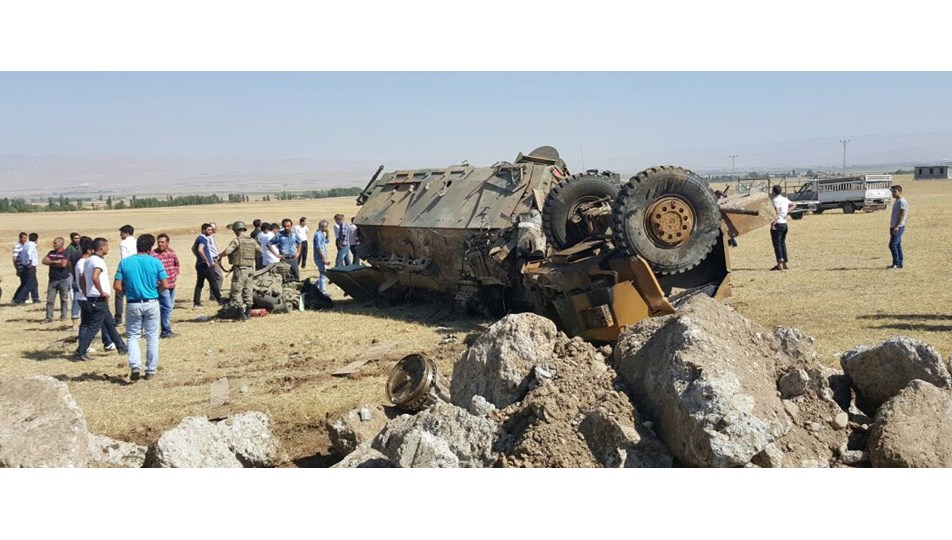Muş'ta askeri araca bombalı saldırı: 12 yaralı