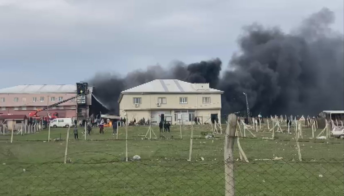 SON DAKİKA HABERİ: İstanbul Arnavutköy'de tekstil atölyesinde yangın