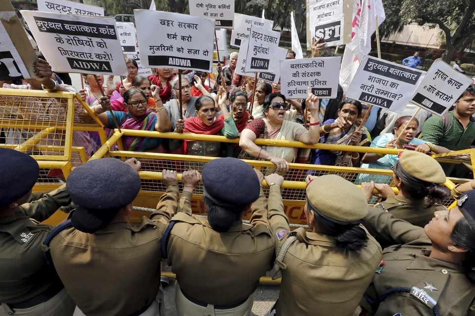 Hindistan'da 15 yaşındaki kızı tecavüz ederek yaktı - 2