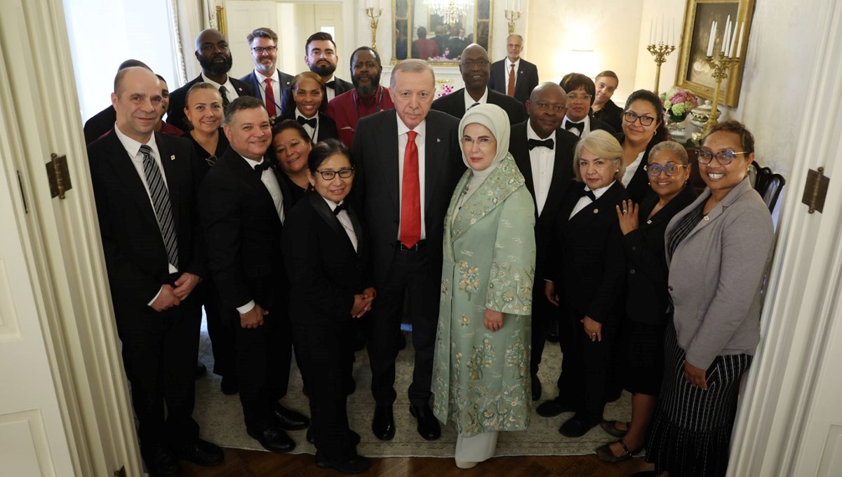 Erdoğan'dan Blair House çalışanları ile hatıra fotoğrafı