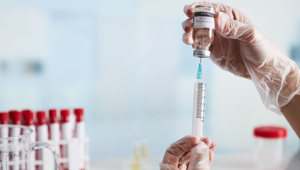 SON DAKİKA: Bakan Koca duyurdu: Aşı randevularında yaş sınırı 30'a indi