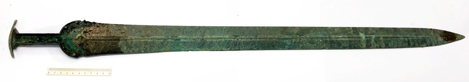 Danimarka’da Tunç Çağı'ndan kalma 3 bin yıllık kılıç bulundu - 1