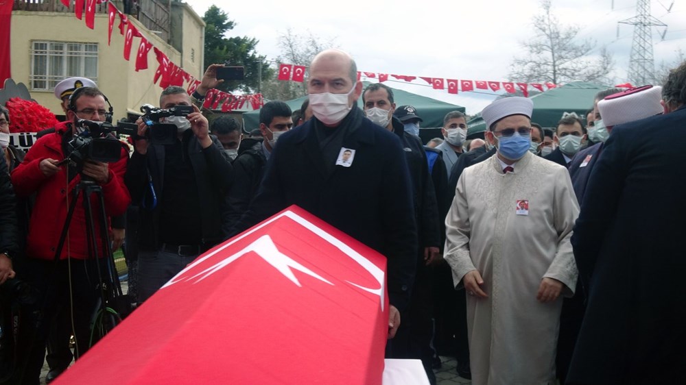 Zeynep Sena, Gara şehidi babası Sedat Yabalak'ı asker selamıyla uğurladı - 4