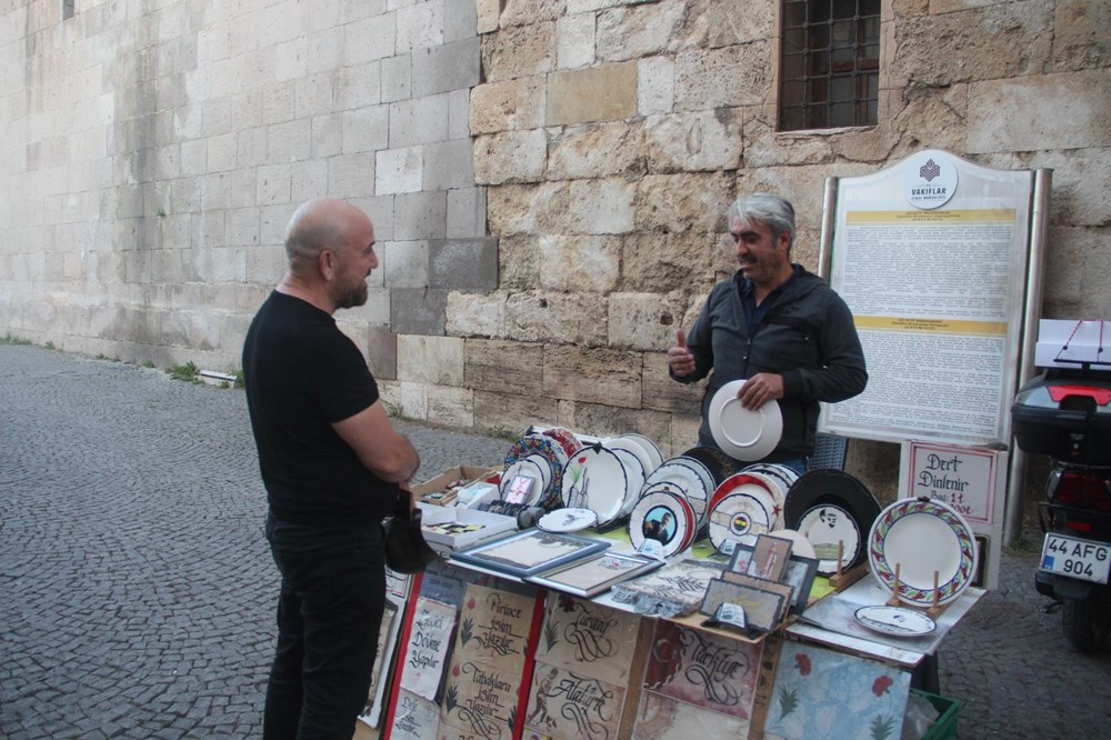 Ücret karşılığı dert dinliyor: Kadınlar 200, erkekler 1 TL - 5