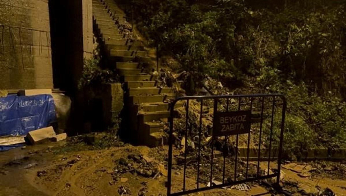 Beykoz'da toprak kayması: 2 bina tedbir amaçlı boşaltıldı Beykoz'da toprak kayması: 2 bina tedbir amaçlı boşaltıldı