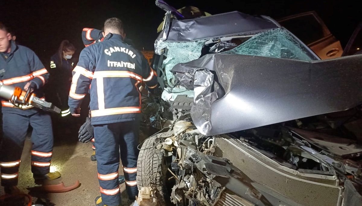 Çankırı'da feci kaza: 1 ölü, 2 yaralı Çankırı'da feci kaza: 1 ölü, 2 yaralı