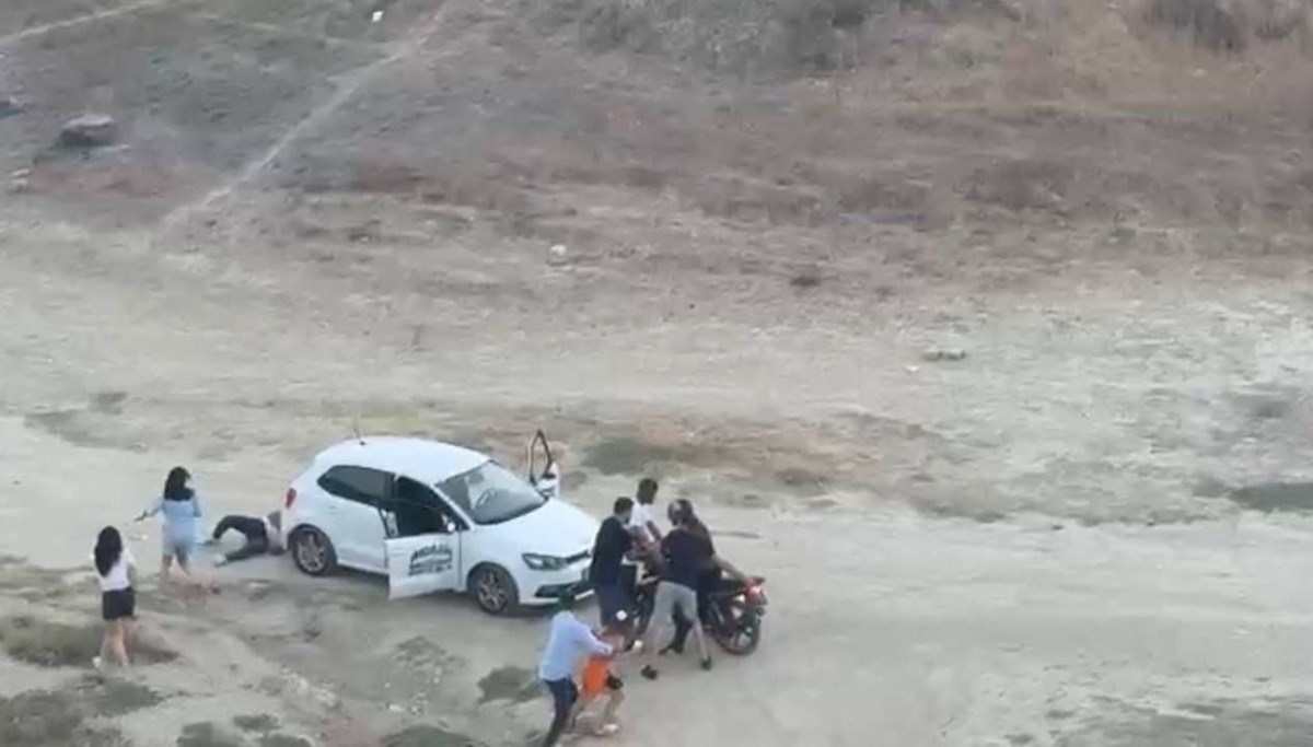 Evlenme teklifi karakolda bitti Evlenme teklifi karakolda bitti