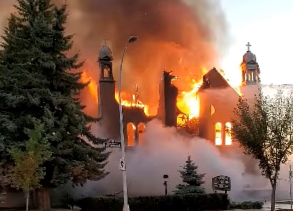 Kanada'da çocuk toplu mezarları: Kilise okul kayıtlarını açıklayacak - 1