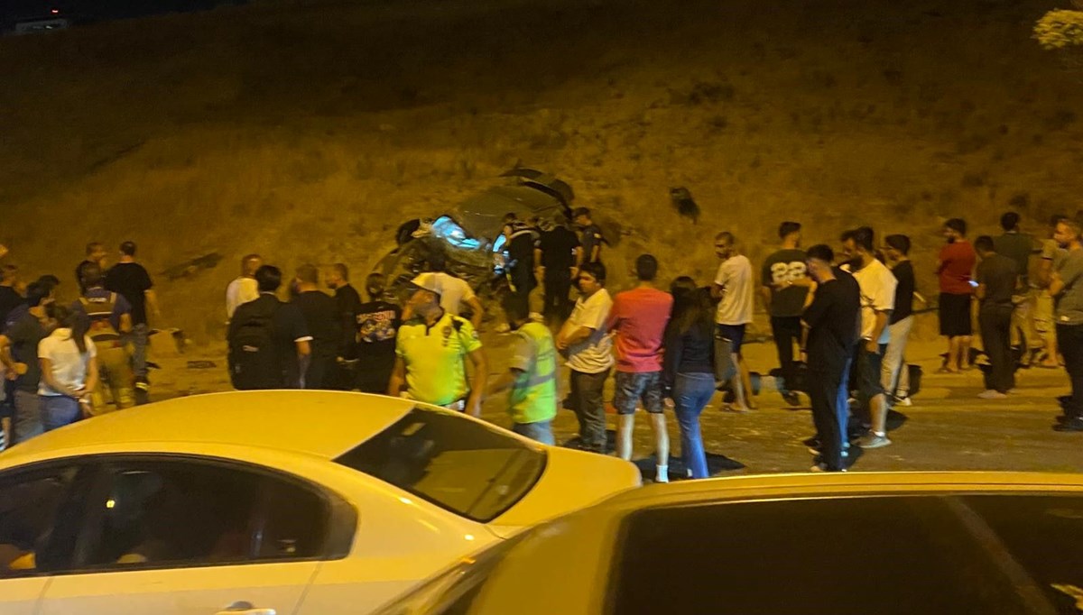 Otomobil takla attı