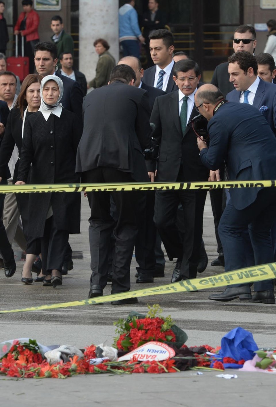 Başbakan Davutoğlu saldırının olduğu bölgede - 1