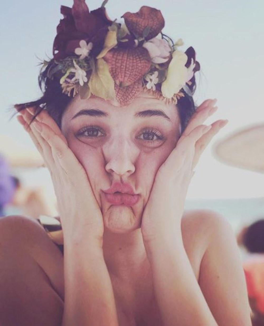 Serenay Sarıkaya Yaz bitmedi bitemez (Ünlü isimlerin tatil