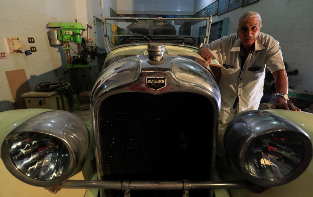Mısırlı koleksiyoncu garajını yüzlerce klasik otomobille doldurdu - 12