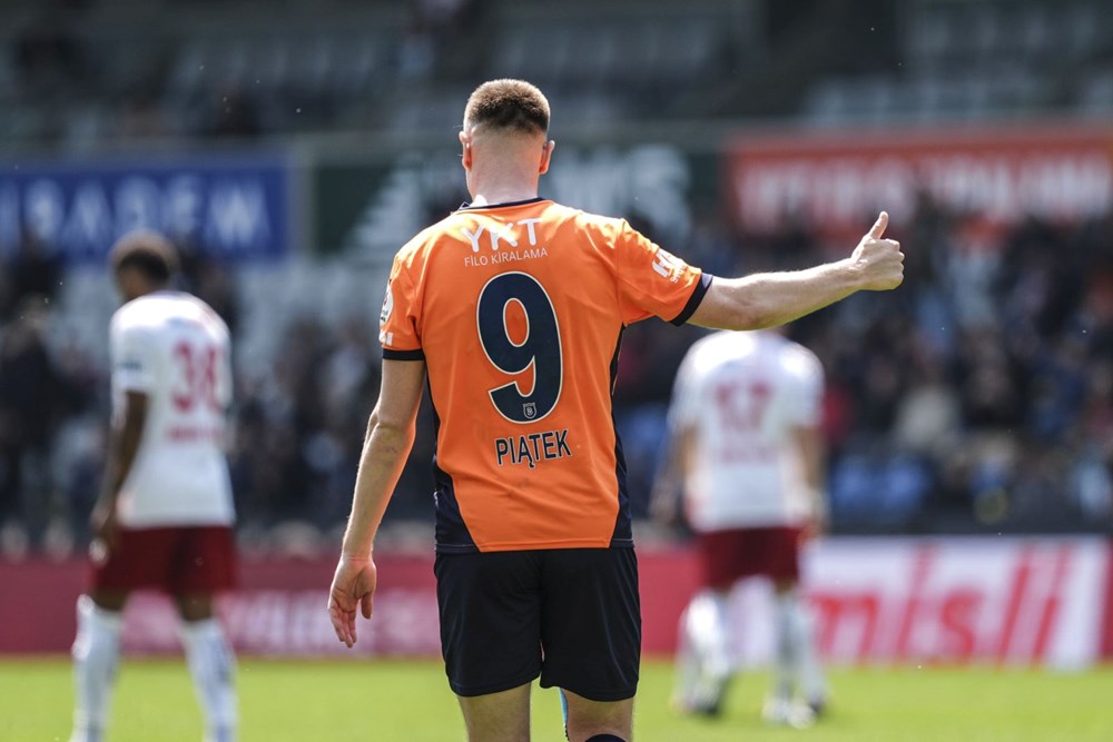 Süper Lig devinden Başakşehir'in golcüsü Piatek için atak: 10 milyon euro 78 hI1bWLVKWkygJKO32pdl0A