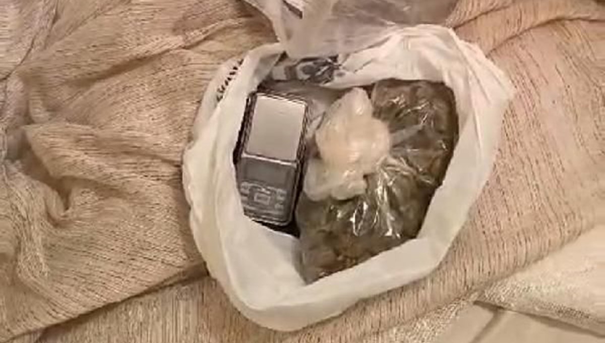 Uyuşturucu satan karı-kocanın evine operasyon: 1 tutuklama Uyuşturucu satan karı-kocanın evine operasyon: 1 tutuklama
