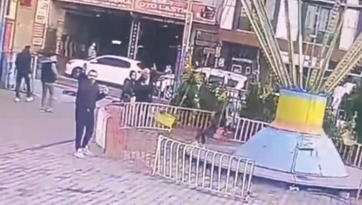 İstanbul'da lunaparkta silahlı saldırı İstanbul'da lunaparkta silahlı saldırı