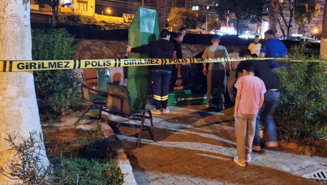 Mersin'de parkta bir kişi ölü bulundu
