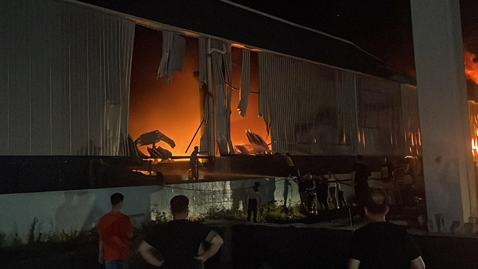 Adana’da motosiklet fabrikasında yangın: Büyük çaplı hasar meydana geldi - 2