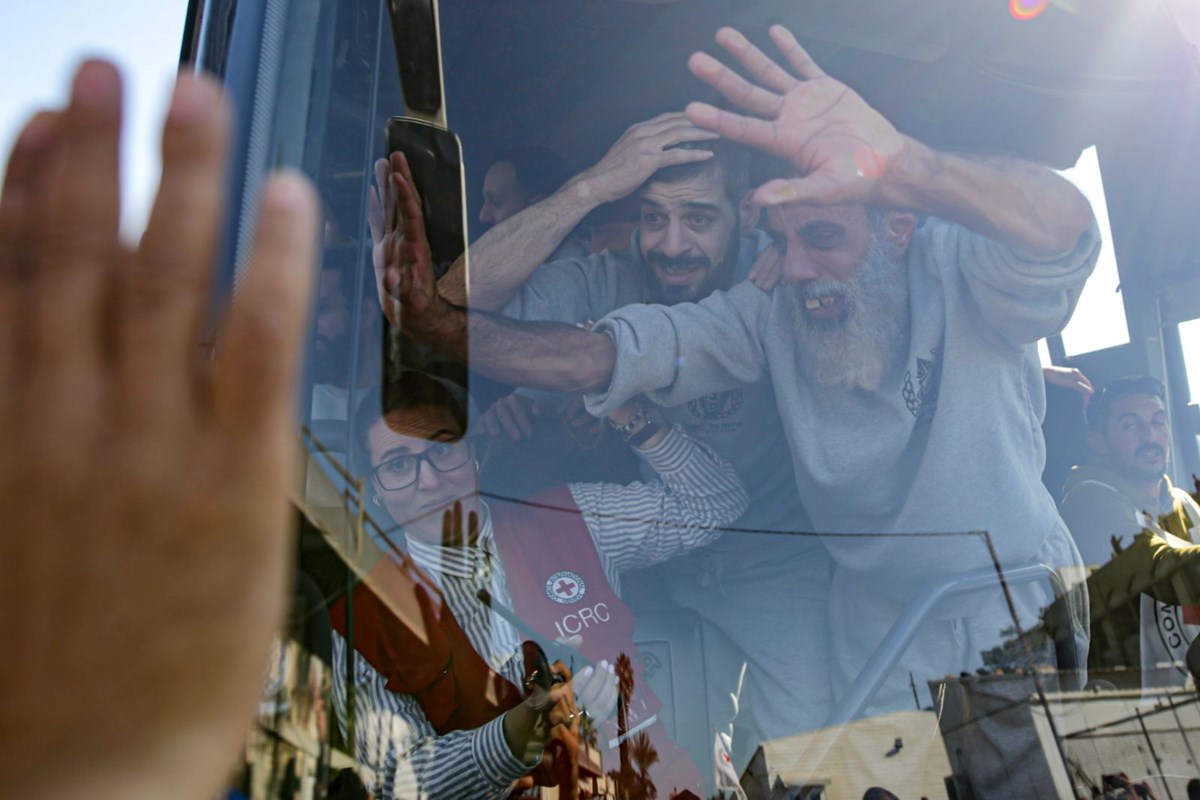 Lekeli gri tulumların anlattıkları: Taciz ve işkencenin kanıtları