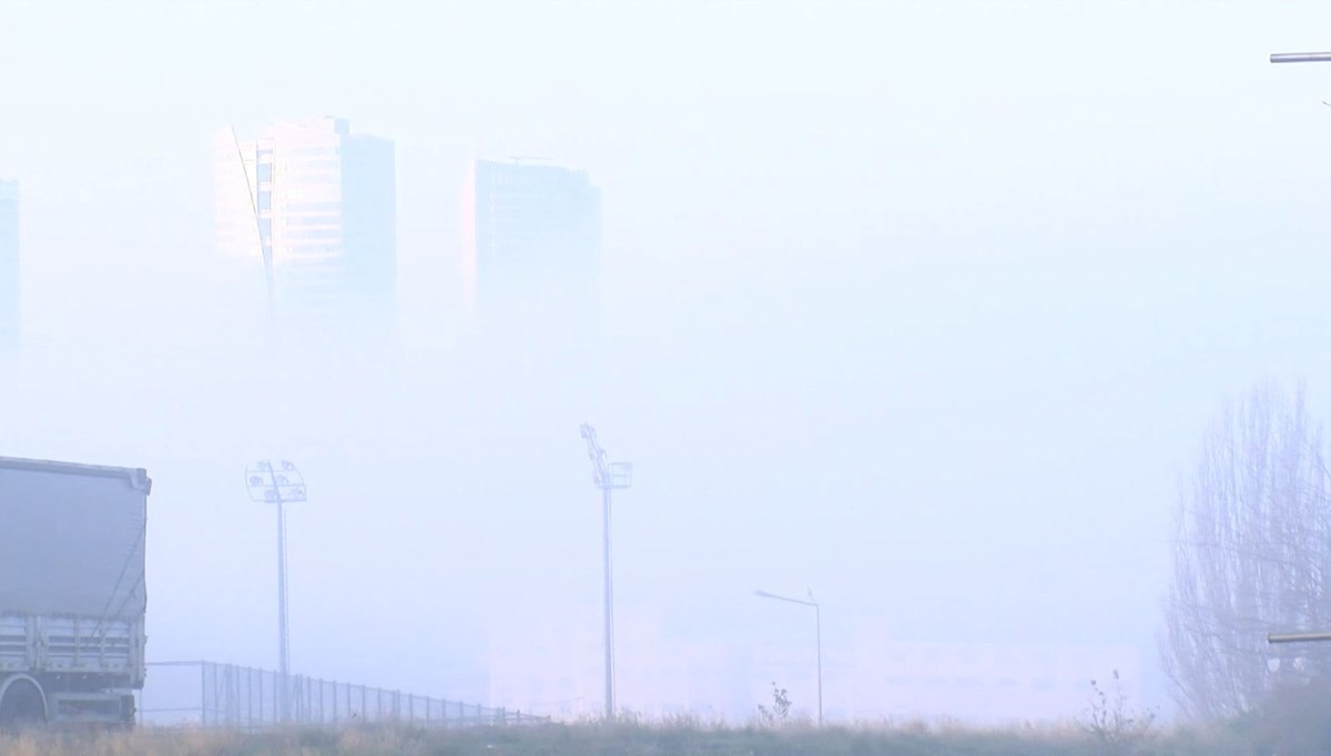 İstanbul yeni yılın ilk gününe sisle uyandı