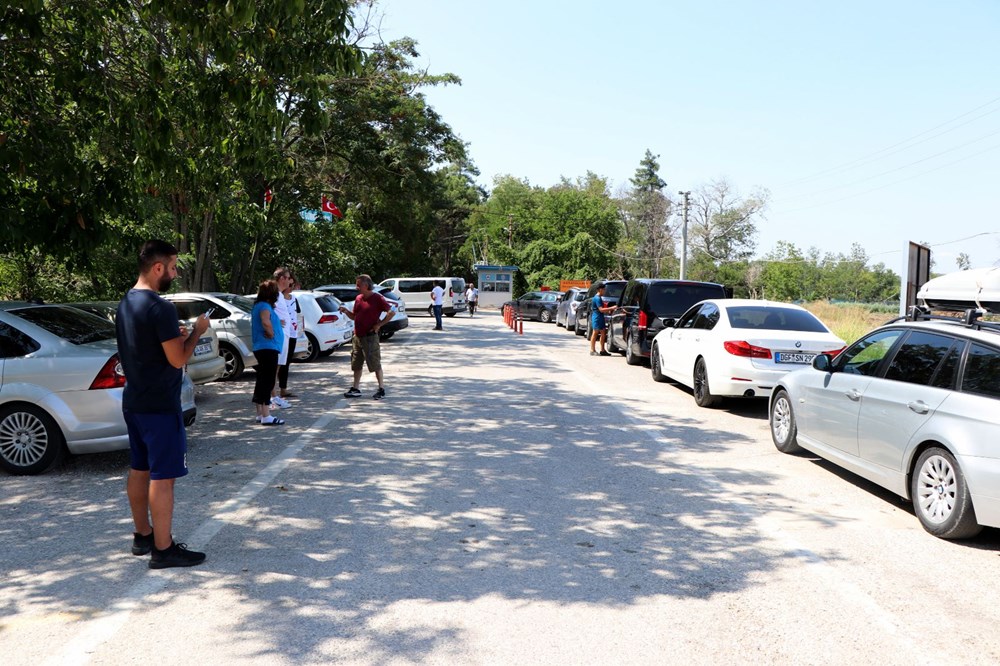 Gurbetçilerin dönüş çilesi: Sınırda uzun kuyruk - 5