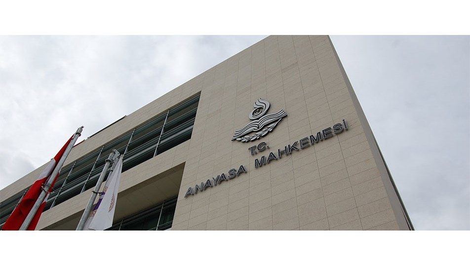 AYM’den “paralel”den tutuklanan polislere ret