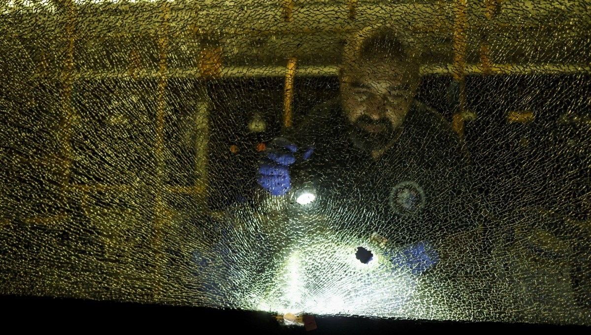 İsrail'de otobüse silahlı saldırı: 2'si ağır 7 yaralı