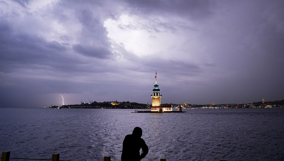 İstanbul'da şiddetli yağış bekleniyor: Saat verildi
