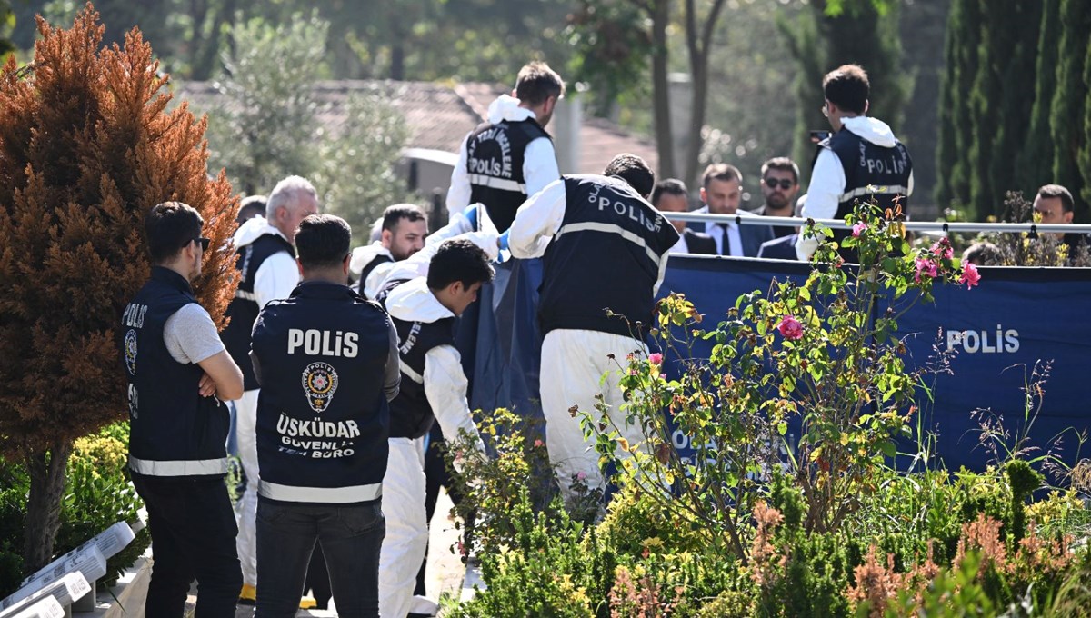 Cem Garipoğlu'nun mezarı açıldı: Ceset Adli Tıp Kurumu'na götürüldü Cem Garipoğlu'nun mezarı açıldı: Ceset Adli Tıp Kurumu'na götürüldü