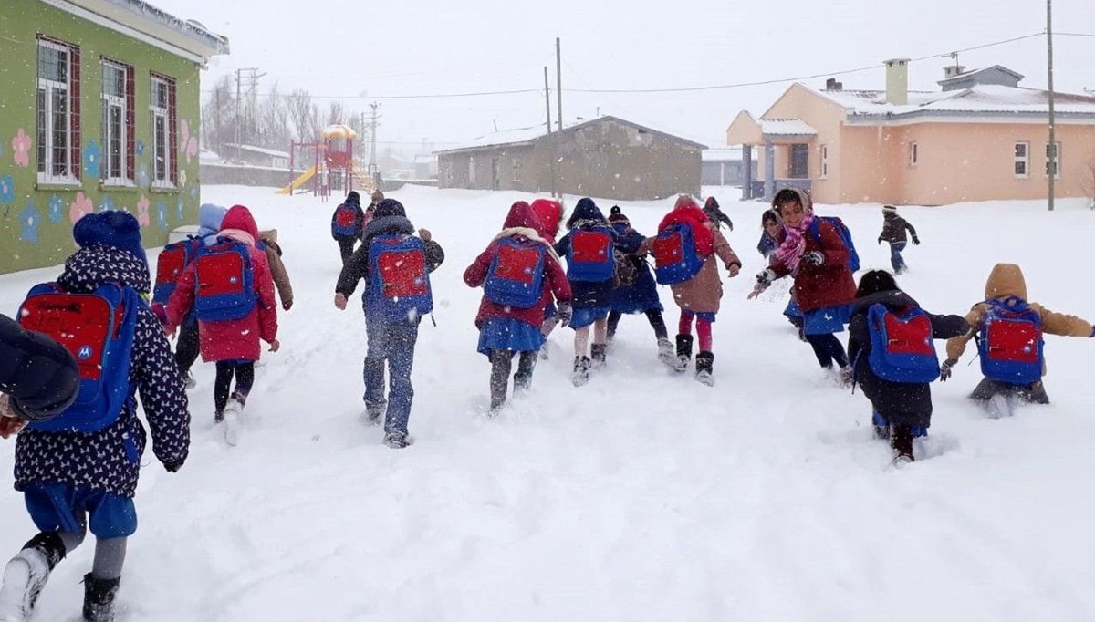 İstanbul ve 7 ilde eğitime kar tatili (Hangi illerde okullar tatil edildi?)
