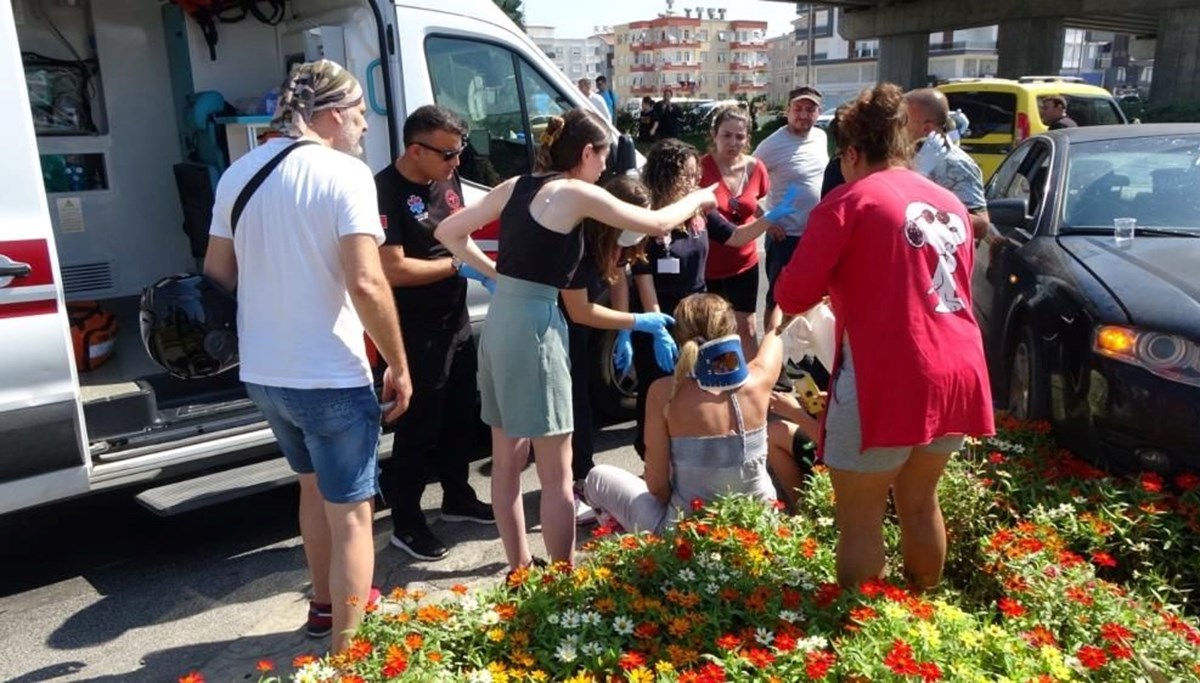 Kırmızı ışıkta geçen yolcu otobüsü kazaya neden oldu: 2 yaralı