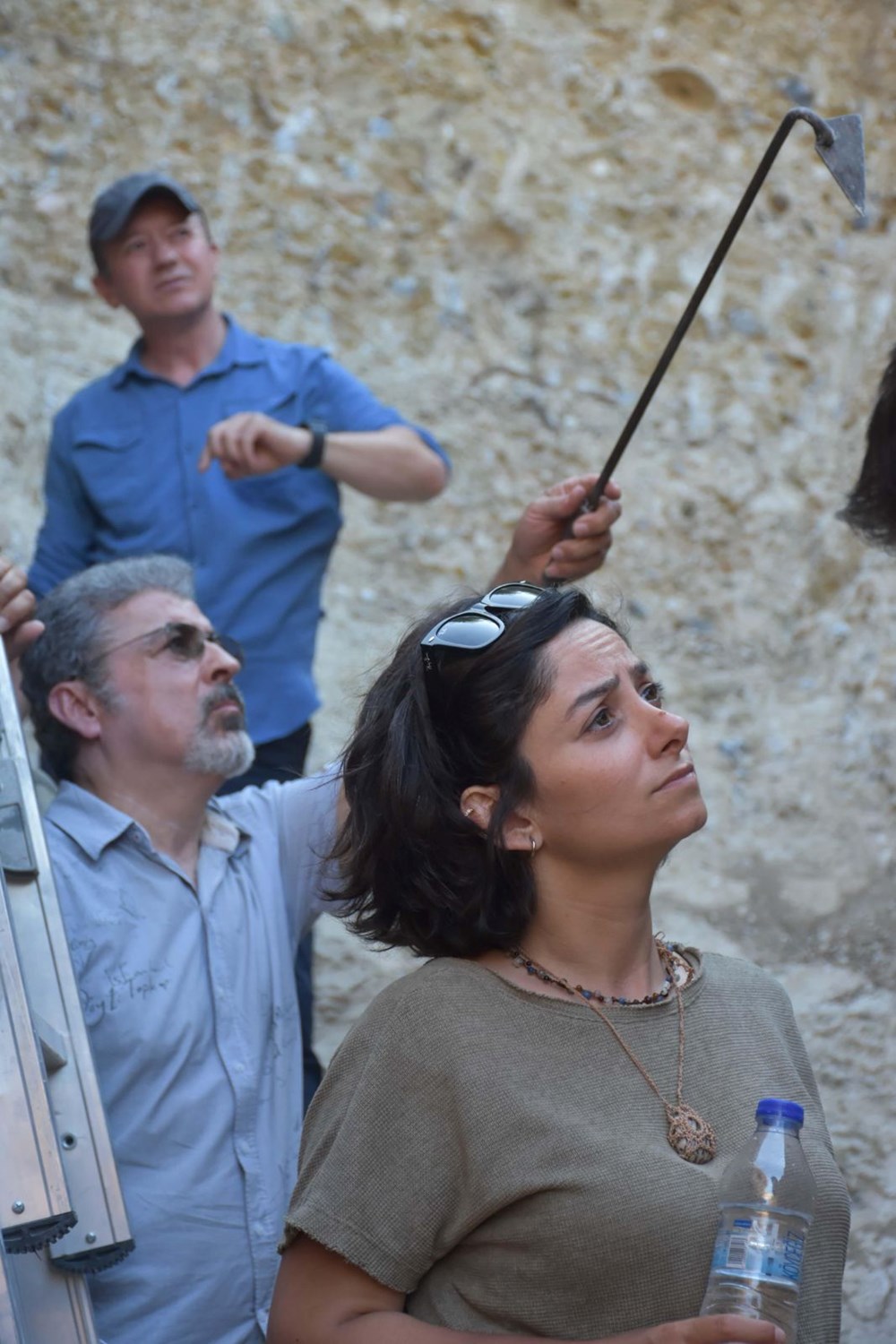 İzmir’de Kemalpaşa’nın altından geçen faya yakın takip |
Bilim insanları hendek açıp inceleme yaptı: “6,7 büyüklüğünde deprem üretebilir” - 4