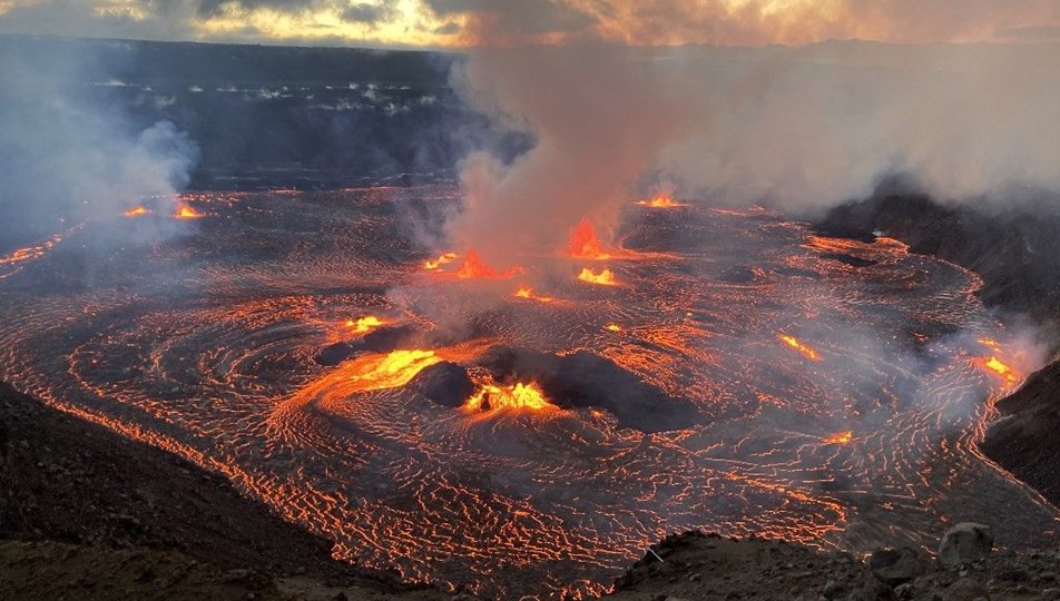 Hawaii adasındaki Kilauea Yanardağı'nda 10'ncu patlama