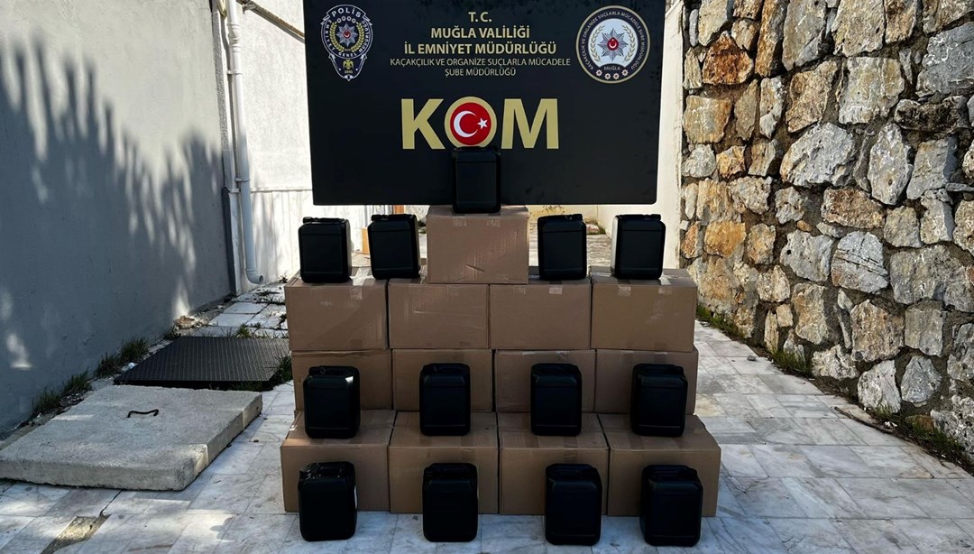 Kargo kolisinde litrelerce kaçak etil alkol ele geçirildi