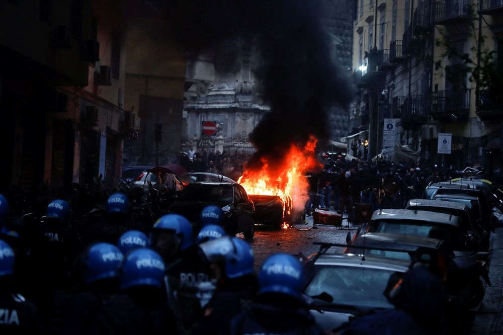 Holiganlar terör estirdi: Napoli savaş alanına döndü - 13