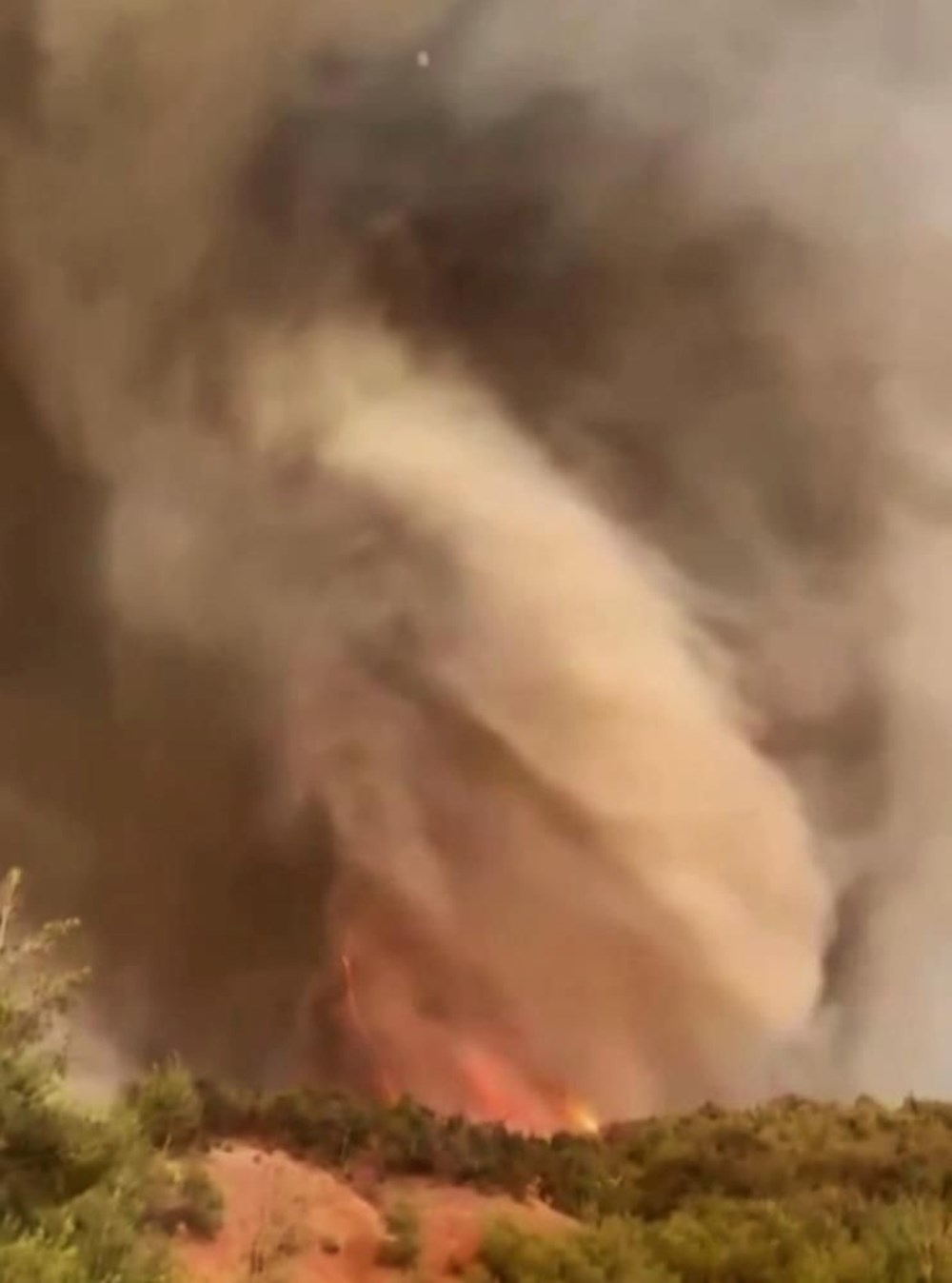 Sakarya-Bilecik orman yangınında son durum: Alevler yeniden büyüdü, köylerde anons yapılıyor - 12