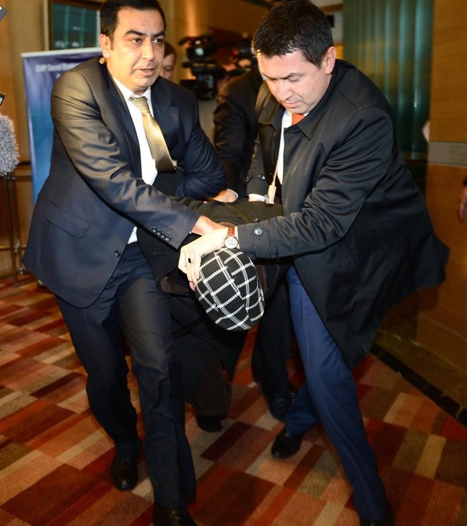 Kılıçdaroğlu'na ayakkabı atan kişi serbest - 2