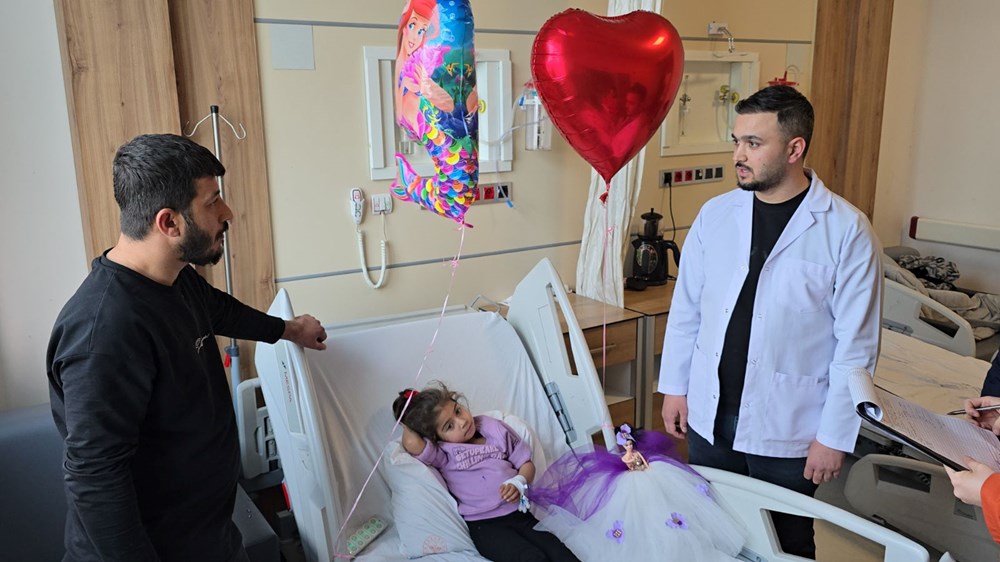 4 Yaşındaki Çocuğun Bağırsaklarında Bileklik Şoku: Doktorlar Gördüklerine İnanamadı! 74 hWkM fK96UCSVKHm3Vu35Q