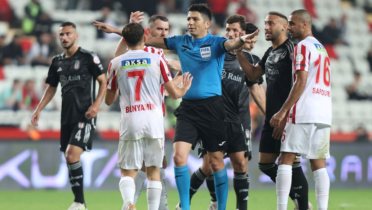 Beşiktaş'tan TFF'ye tepki: Türkiye Fiyasko Federasyonu Beşiktaş'tan TFF'ye tepki: Türkiye Fiyasko Federasyonu