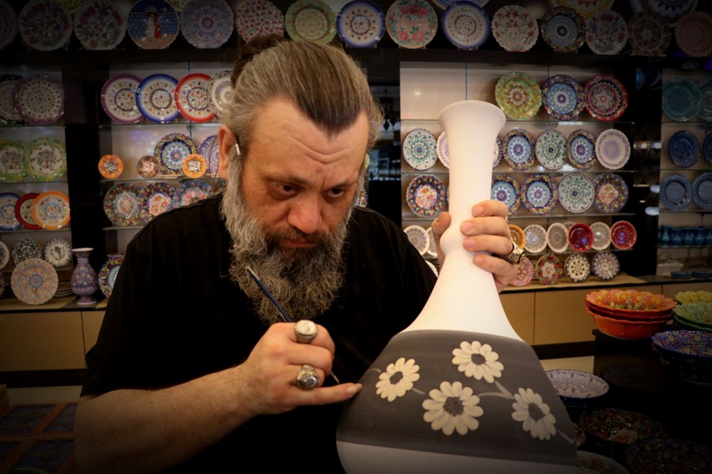 Çini ustası eserlerini resim ve gravürle zenginleştiriyor - 3