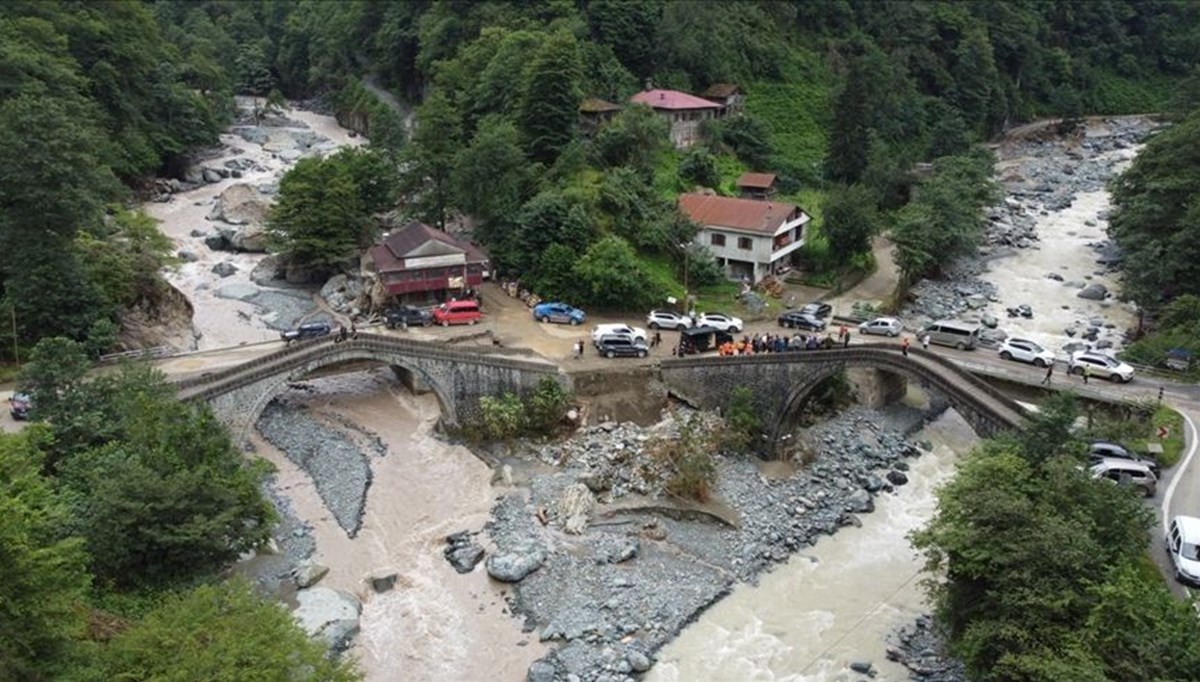 Artvin'deki selde kaybolan kişinin cansız bedenine ulaşıldı