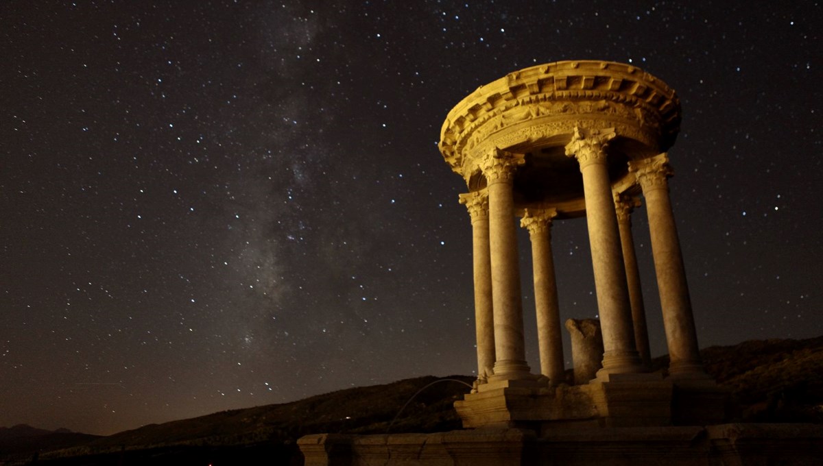 Yurttan eşsiz manzaralar: Perseid meteor yağmuru gökyüzünü aydınlattı