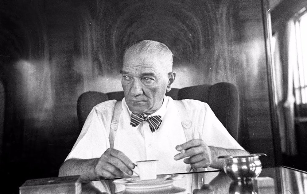 ataturk un bugun bile yolumuzu